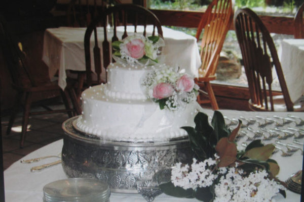 wedding cake for wedding venues at red apple inn